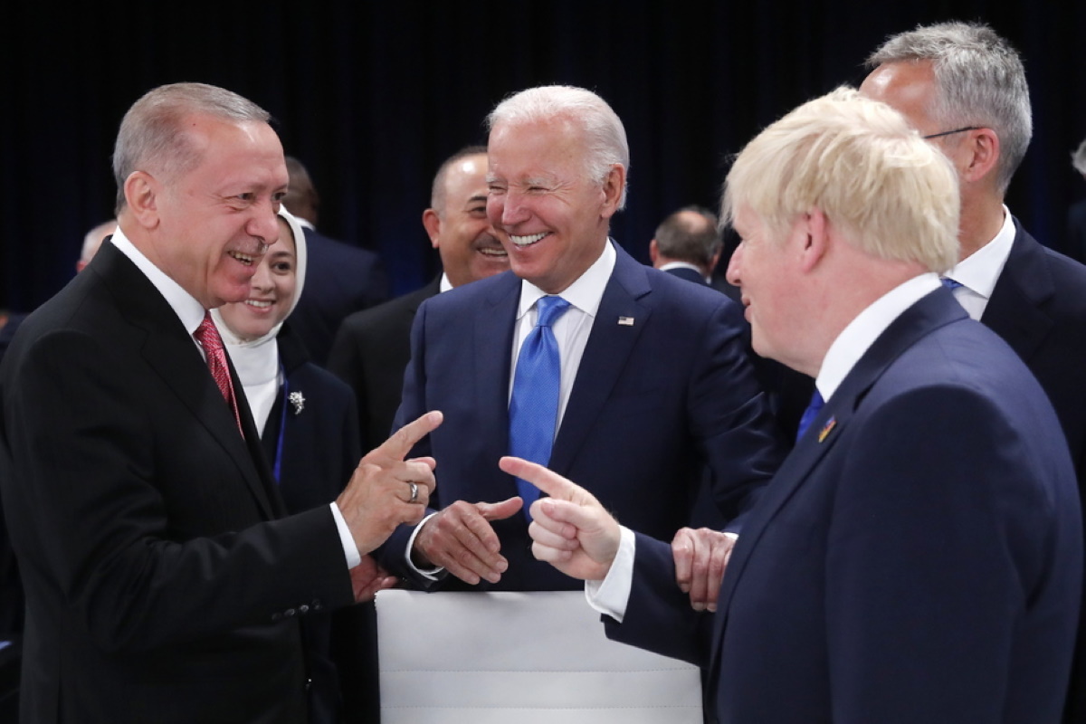 Σύνοδος Κορυφής του ΝΑΤΟ: Το αστείο του Μπόρις Τζόνσον στον Ρετζέπ Ταγίπ Ερντογάν