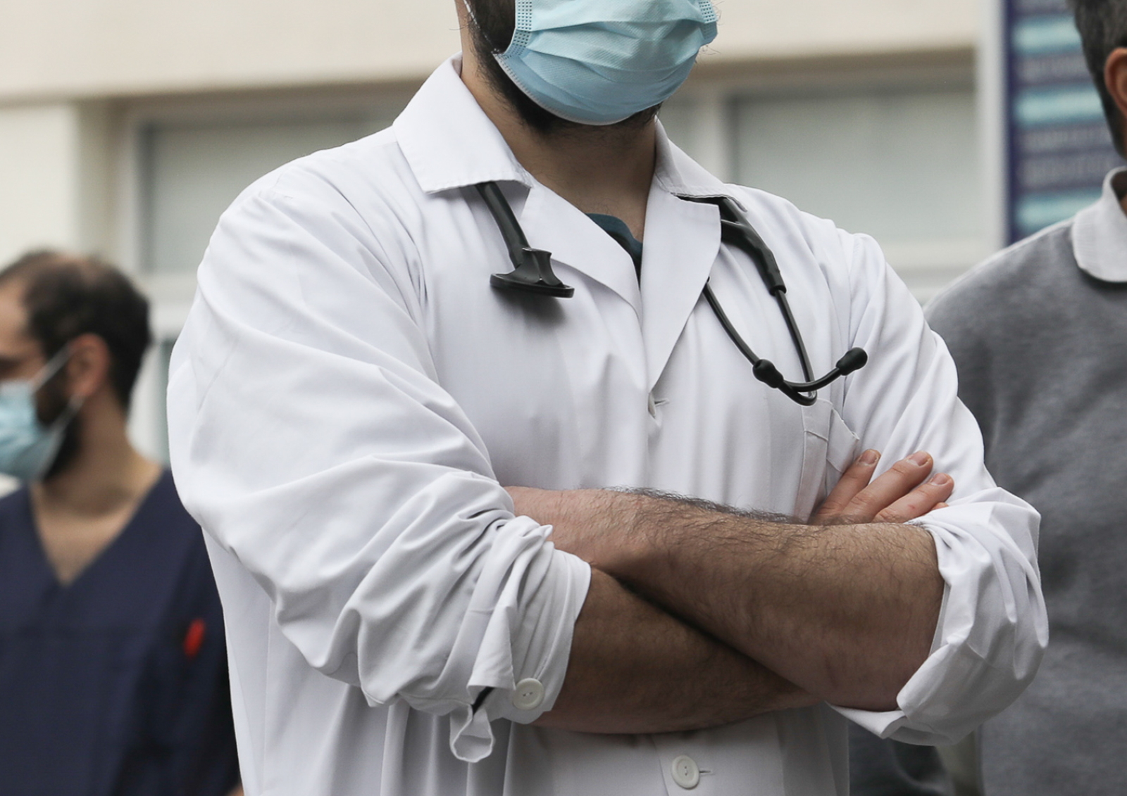 Απάντηση Πλεύρη σε ΣΥΡΙΖΑ: «Προσωπικό γιατρό θα έχουν και οι ανασφάλιστοι»
