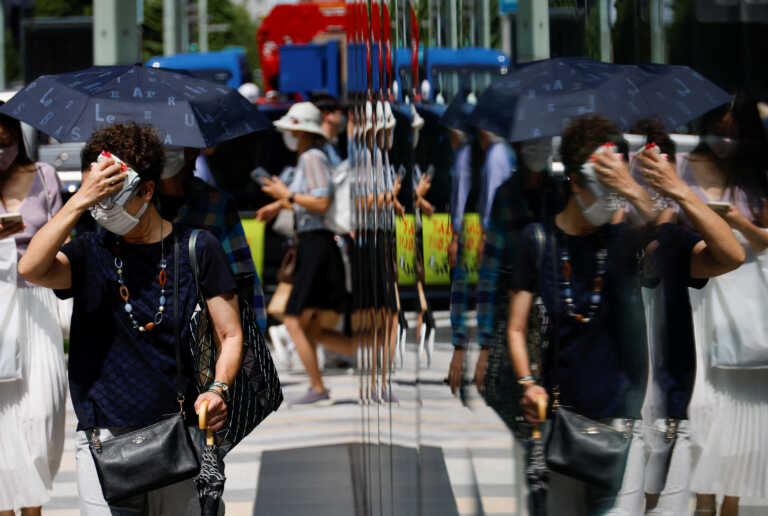 Η Ιαπωνία «ψήνεται» από τον καύσωνα - Ρεκόρ 150 χρόνων στο Τόκιο, προειδοποίηση διακοπών ρεύματος