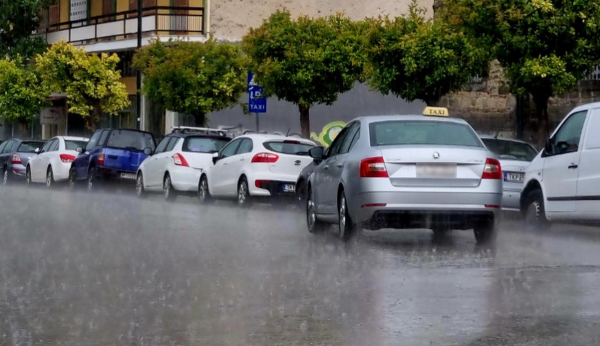 Καιρός – Προβλήματα σε όλη τη χώρα από χαλάζι, κεραυνούς και καταιγίδες