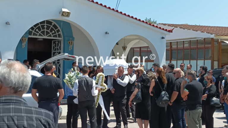 Οδύνη στην κηδεία του 42χρονου στη Ραφήνα - «Δημήτρη μου, ψυχή μου» φώναζε η μητέρα του