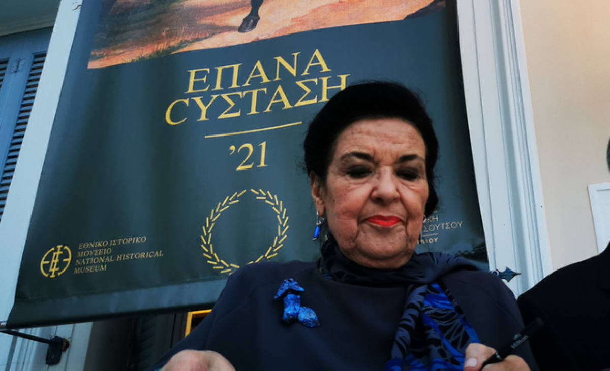 Τα εγκαίνια της έκθεσης "Επανασύσταση 1821 στο Ναύπλιο" πραγματοποιήθηκαν  στην Εθνική Πινακοθήκη Ναυπλίου , Σάββατο 22 Μαΐου 2021. Στην έκθεση παραβρεθήκαν ο γενικός γραμματέας του Υπουργείου Πολιτισμού Γιώργος Διδασκάλου ,ο βουλευτής της Ν.Δ Ιωάννης Ανδριανός ,ο δήμαρχος Ναυπλίου Δημήτρης Κωστούρος , ο πρόεδρος του ΔΣ της Εθνικής πινακοθήκης Απόστολος Μπότσος καθώς και η Μαρίνα Πλάκα Λαμπράκη διευθύντρια της Εθνικής πινακοθήκης.  Η Εθνική Πινακοθήκη και Μουσείο Αλεξάνδρου Σούτσου-Παράρτημα Ναυπλίου και το Εθνικό Ιστορικό Μουσείο παρουσίασαν στους χώρους του παραρτήματος την έκθεση ''Eπανασύσταση  1821'' , με έμφαση στα γεγονότα της Πελοποννήσου.  Μία από τις αίθουσες είναι αφιερωμένη στους πρωταγωνιστές της Επανάστασης, με στόχο να αναδειχτούν οι διαφορετικοί κόσμοι που εκπροσωπεί ο καθένας και οι λόγοι που τους ένωσαν σε έναν κοινό σκοπό. Ανάμεσά τους, τιμώμενο πρόσωπο ο Θεόδωρος Κολοκοτρώνης που η πορεία του συνδέθηκε ιδιαίτερα και με την πόλη του Ναυπλίου. Σε ειδικά διαμορφωμένο χώρο στον κάτω όροφο παρουσιάζεται η συμβολή του Τύπου στην ενίσχυση και διάδοση των ιδεών και των γεγονότων της Επανάστασης. Η Διάρκεια  της έκθεσης θα είναι από της 22 Μαΐου 2021  έως της  30 Ιουνίου 2022. ΑΠΕ-ΜΠΕ