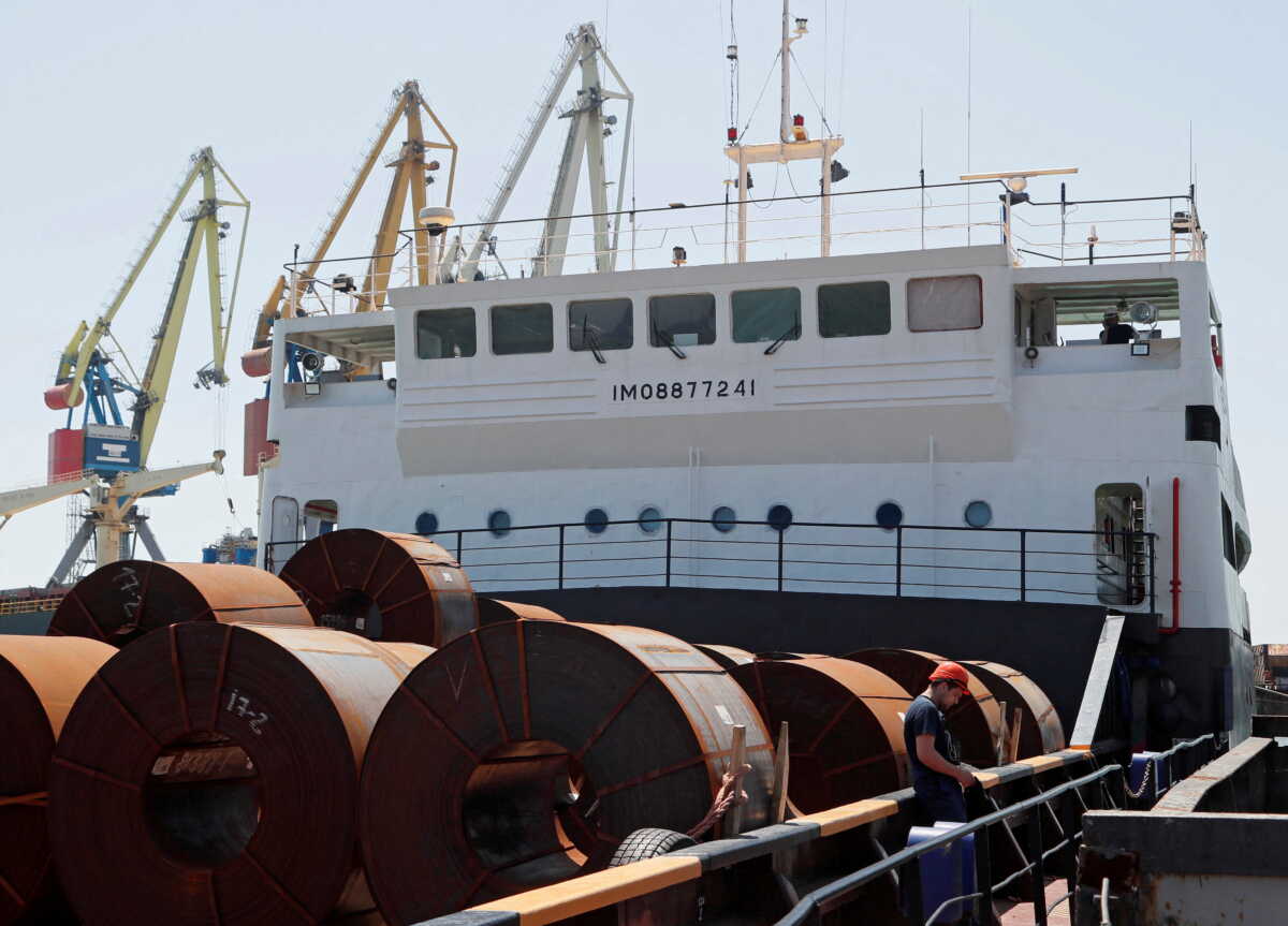 Ουκρανία: Τουρκικό πλοίο με σιτάρι απέπλευσε από τη Μαριούπολη μετά τη συμφωνία Μόσχας – Άγκυρας