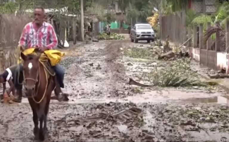 Μεξικό: Δέκα νεκροί και είκοσι αγνοούμενοι από τον κυκλώνα Άγκαθα