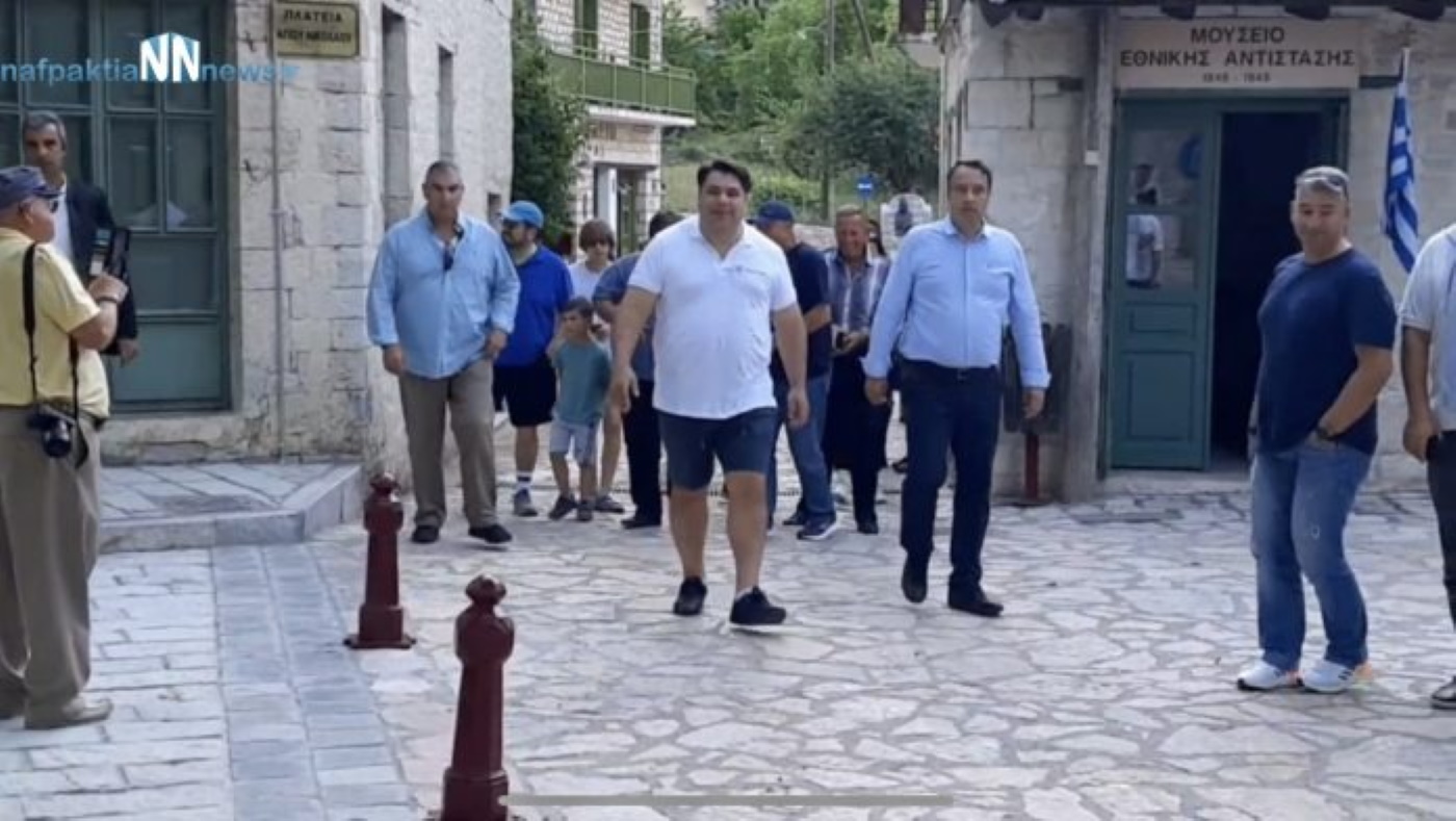 Ο Τζορτζ Τσούνης στην ιδιαίτερη πατρίδα του, τον Πλάτανο Ναυπακτίας