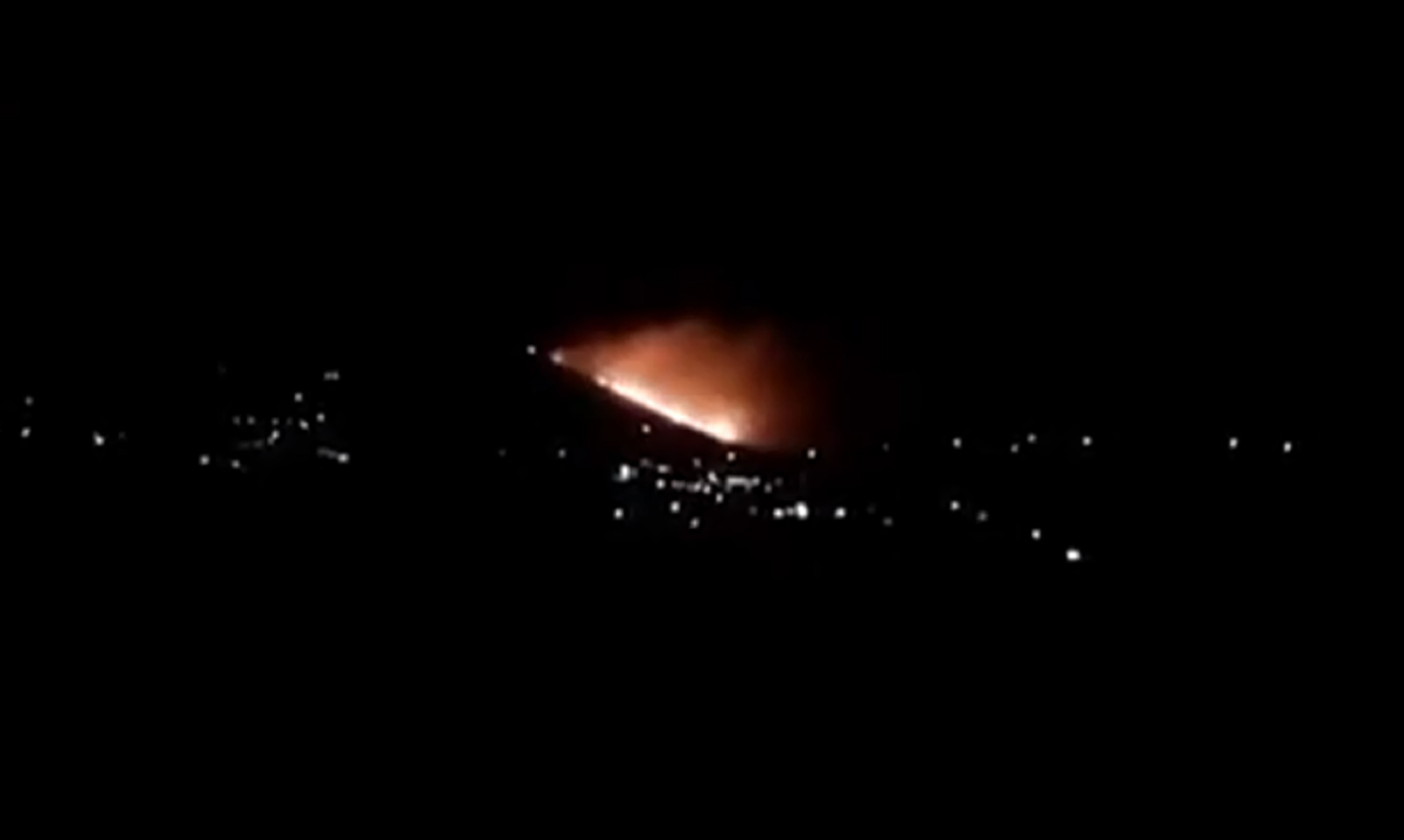 Φωτιά κοντά σε σπίτια στη Λυγαριά Ηρακλείου – Ενισχύονται οι πυροσβεστικές δυνάμεις