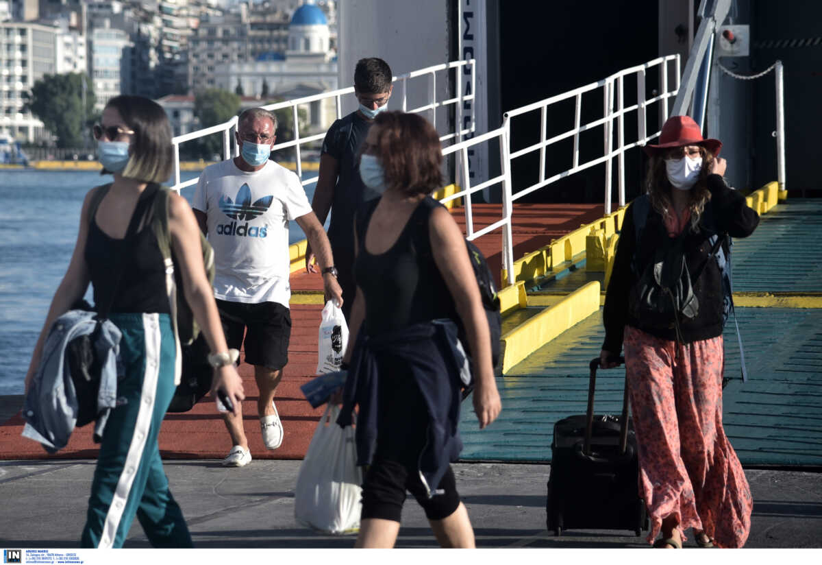 Υποχρεωτική η μάσκα στα ταξί και στους εσωτερικούς χώρους των πλοίων – Τι θα ισχύει για κρουαζιερόπλοια και φαρμακεία