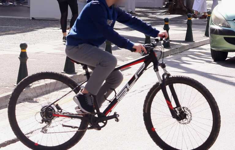 Σκοτώθηκε 15χρονος στην Αρκαδία - Χτύπησε στο κεφάλι πέφτοντας από το ποδήλατο