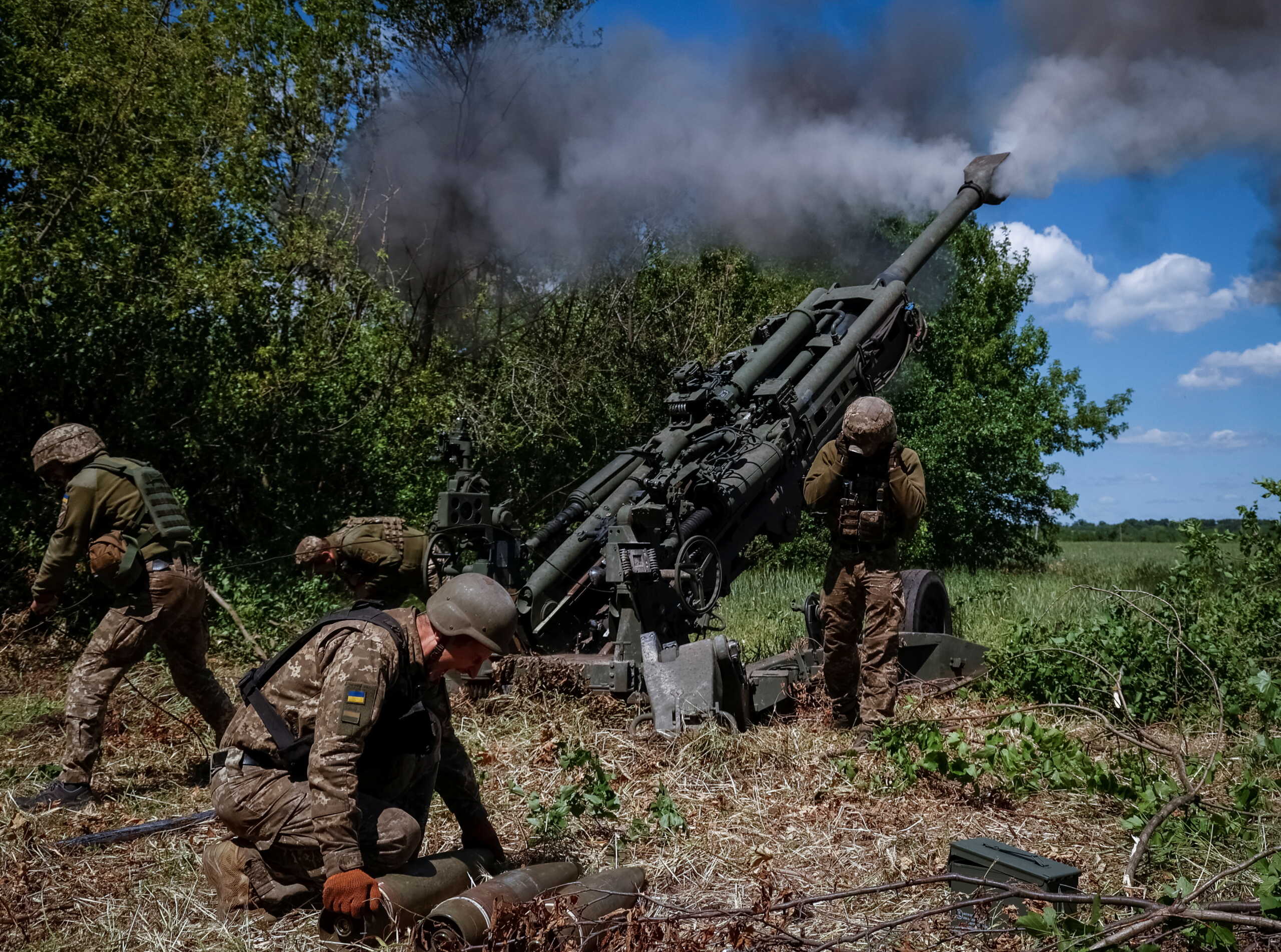 Ukrainian service members fire a shell from a M777 Howitzer near a frontline, as Russia's attack on Ukraine continues, in Donetsk Region, Ukraine June 6, 2022. REUTERS