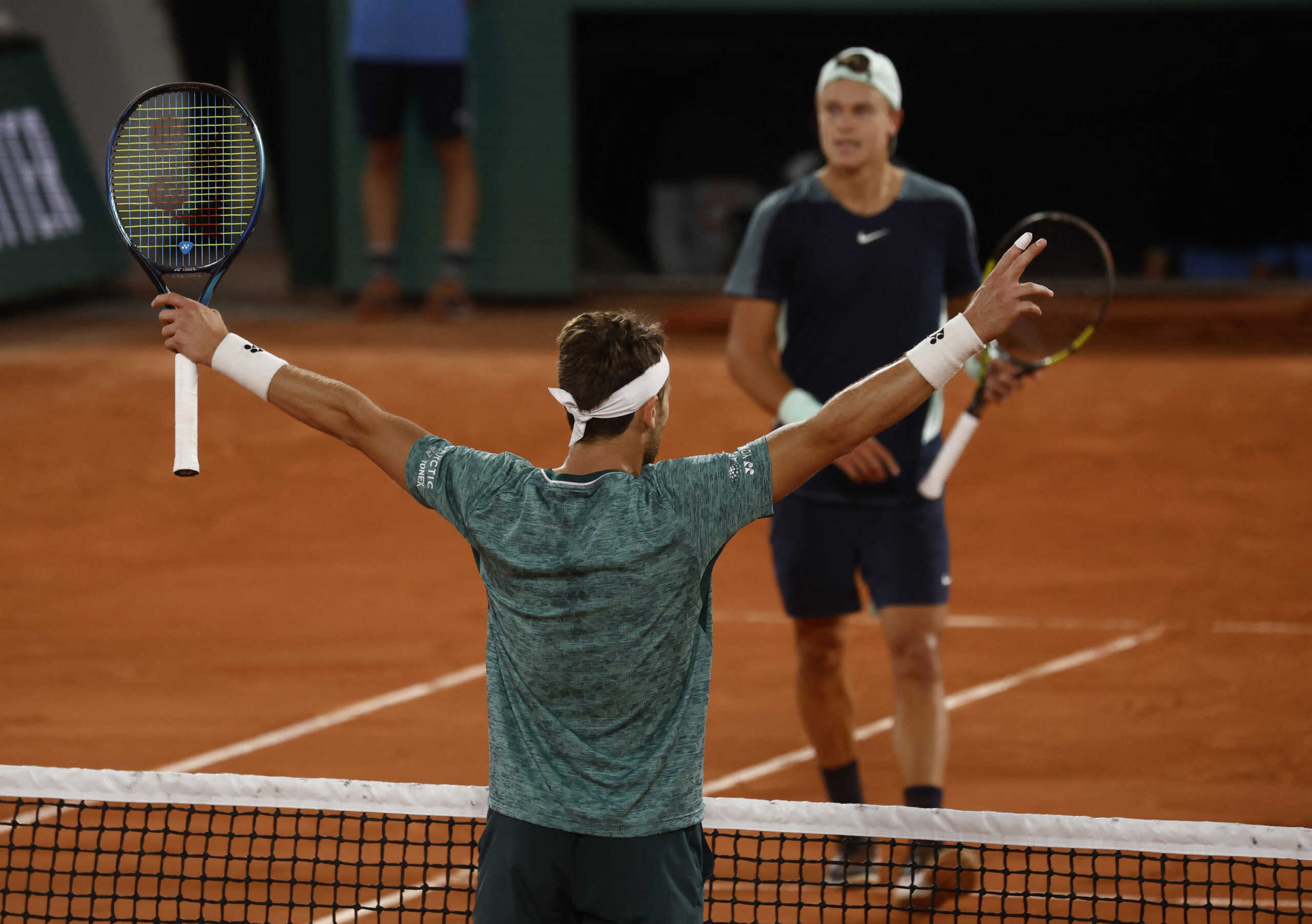 Tennis - French Open - Roland Garros, Paris, France - June 2, 2022 Norway's Casper Ruud celebrates after winning his quarter final match against Denmark's Holger Rune REUTERS