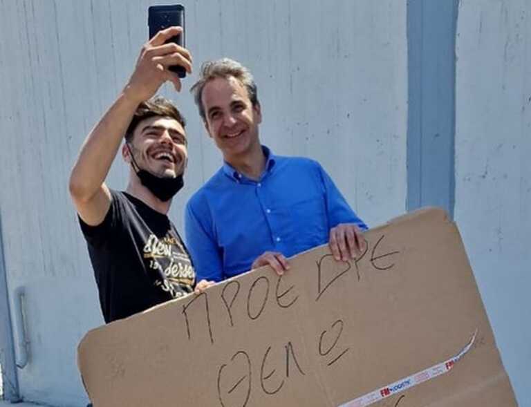 Κυριάκος Μητσοτάκης: Το παρασκήνιο πίσω από τη selfie με νεαρό στην Κω – Τι ζητάει από τον Πρωθυπουργό