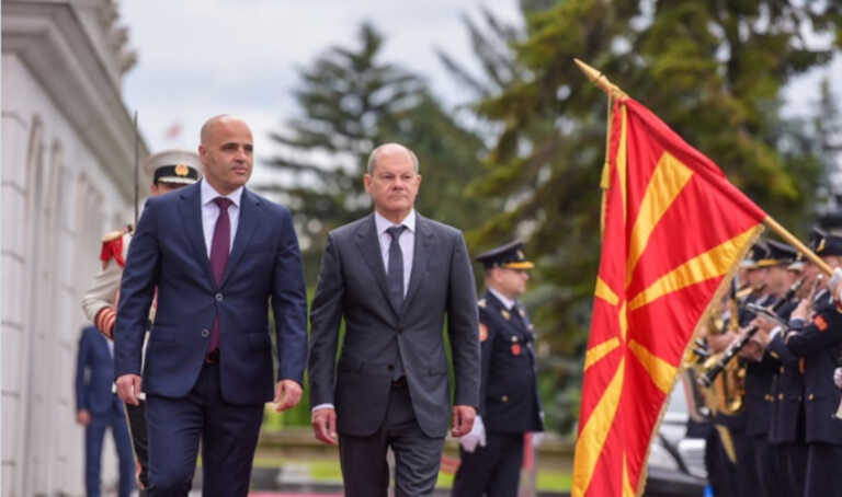 Στην Βόρεια Μακεδονία ο Σολτς – «Ενθουσιασμένος» με την συμφωνία των Πρεσπών