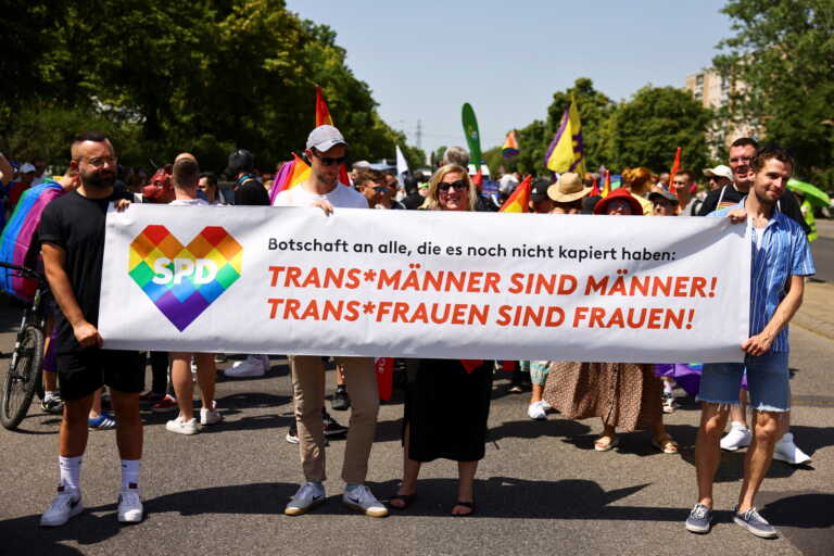 Η Γερμανία κατοχύρωσε το δικαίωμα αυτοπροσδιορισμού του φύλου