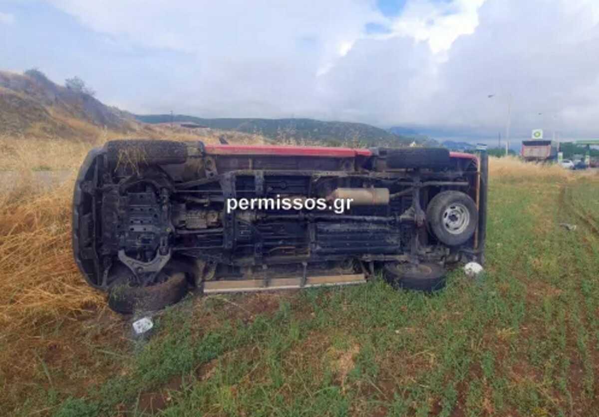 Βοιωτία: Έχασε τον έλεγχο και το αυτοκίνητο κατέληξε μέσα σε χωράφι – Αυτοψία στο σημείο μετά το τροχαίο