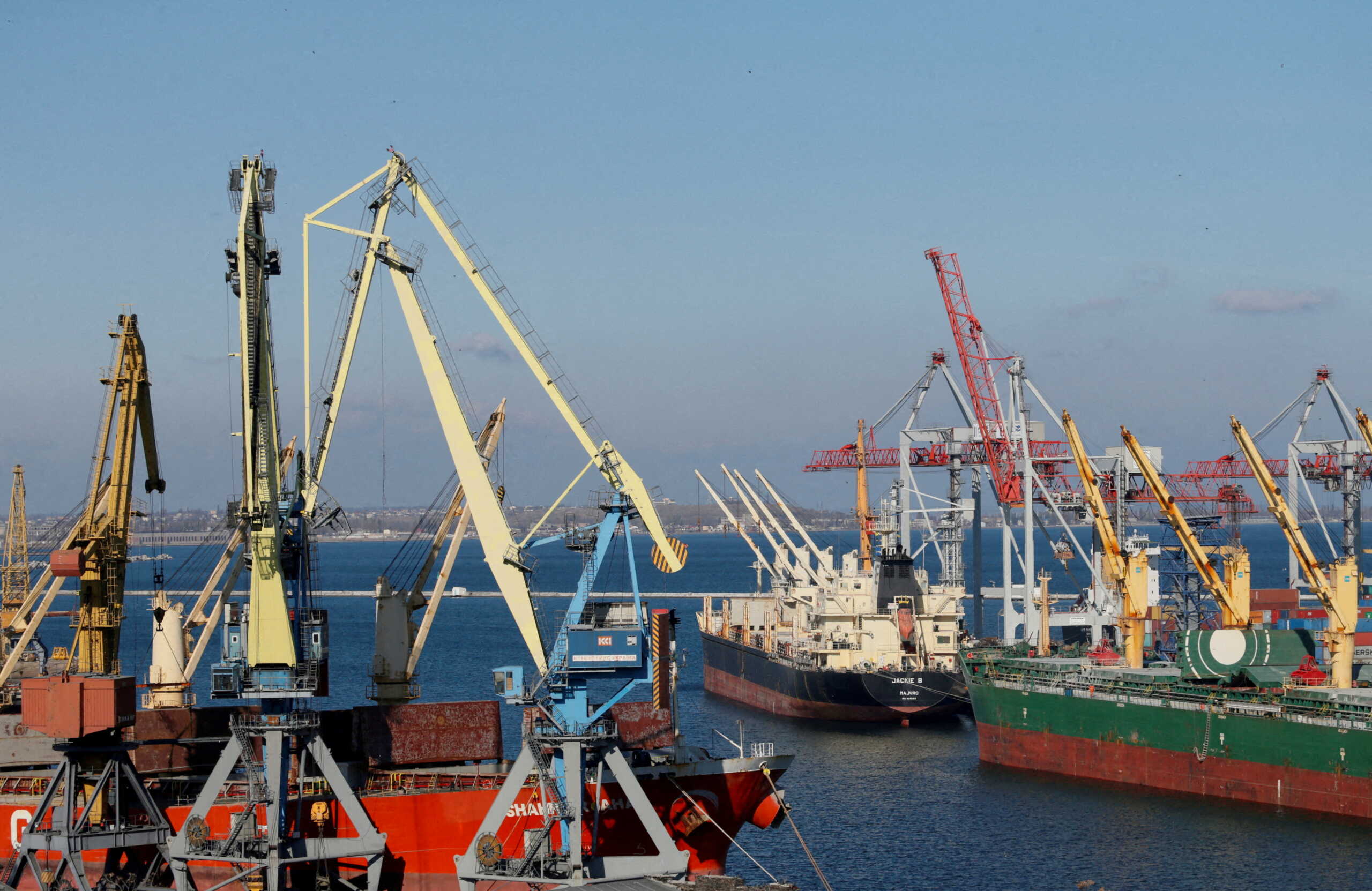 Η Ρωσία εγγυάται την ασφάλεια των πλοίων που μεταφέρουν σιτηρά από την Ουκρανία