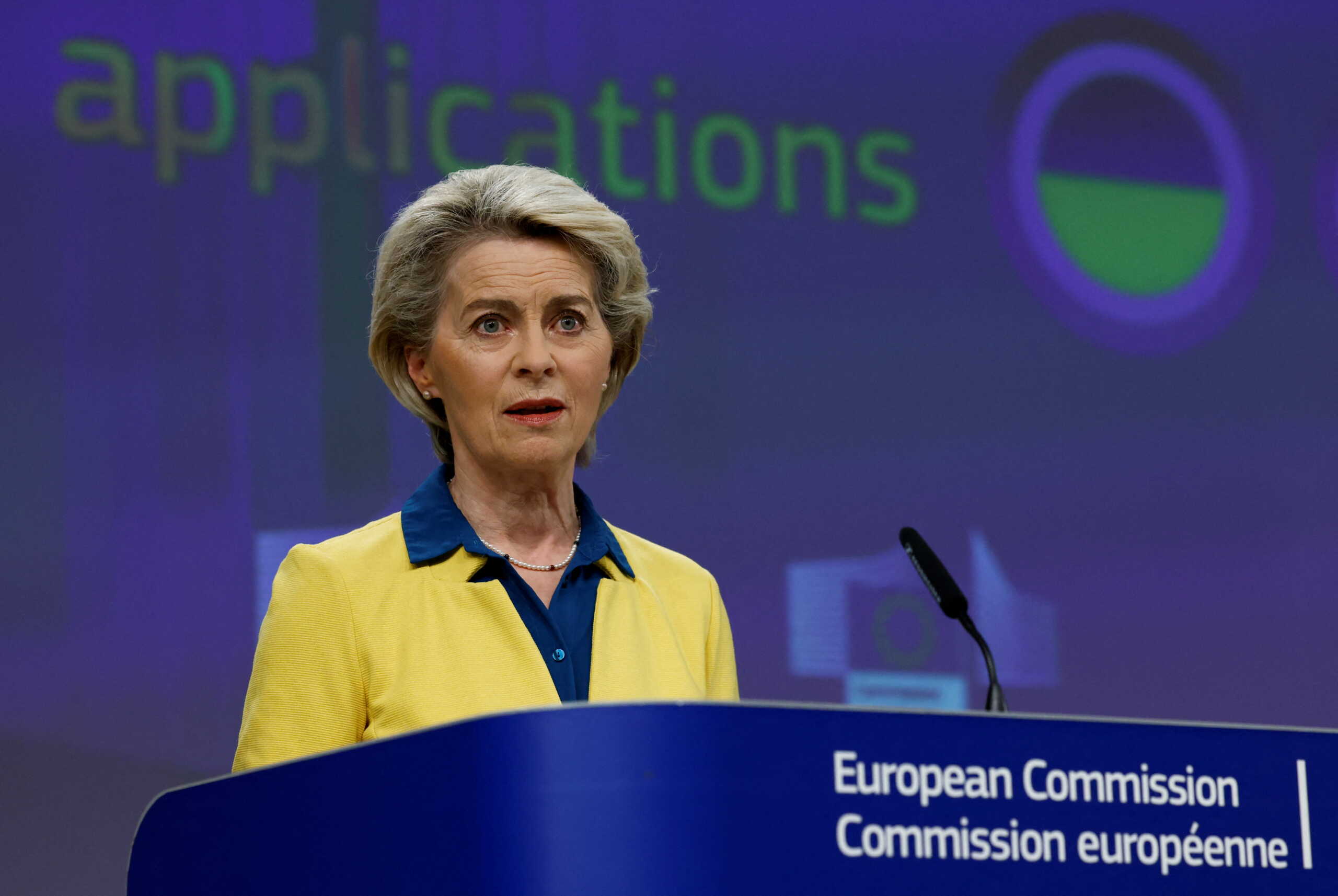 European Commission President Ursula von der Leyen speaks as she attends a news conference, with European Commissioner for Neighbourhood and Enlargement Oliver Varhelyi, after a meeting of the College of European Commissioners addressing its opinion on Ukraine's EU candidate status, in Brussels, Belgium June 17, 2022. REUTERS