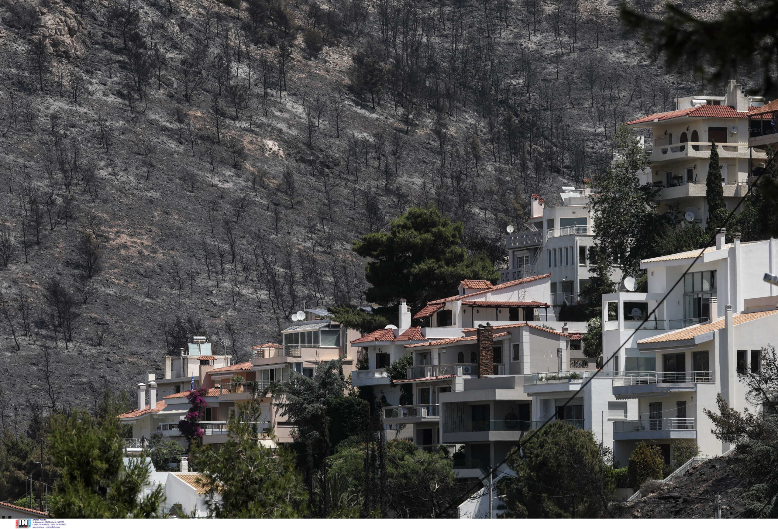 Φωτιά σε Βούλα και Βάρη: «Δεν υπήρξε ολιγωρία – Ανοιχτά τα ενδεχόμενα για εμπρησμό»
