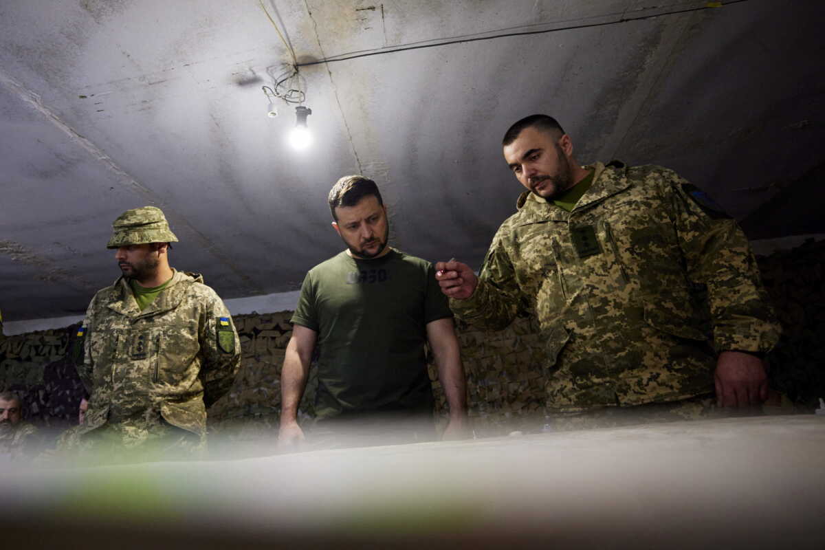 Ukraine's President Volodymyr Zelenskiy visits a position of Ukrainian service members, as Russia's attack on Ukraine continues, in Zaporizhzhia region, Ukraine June 5, 2022.  Ukrainian Presidential Press Service