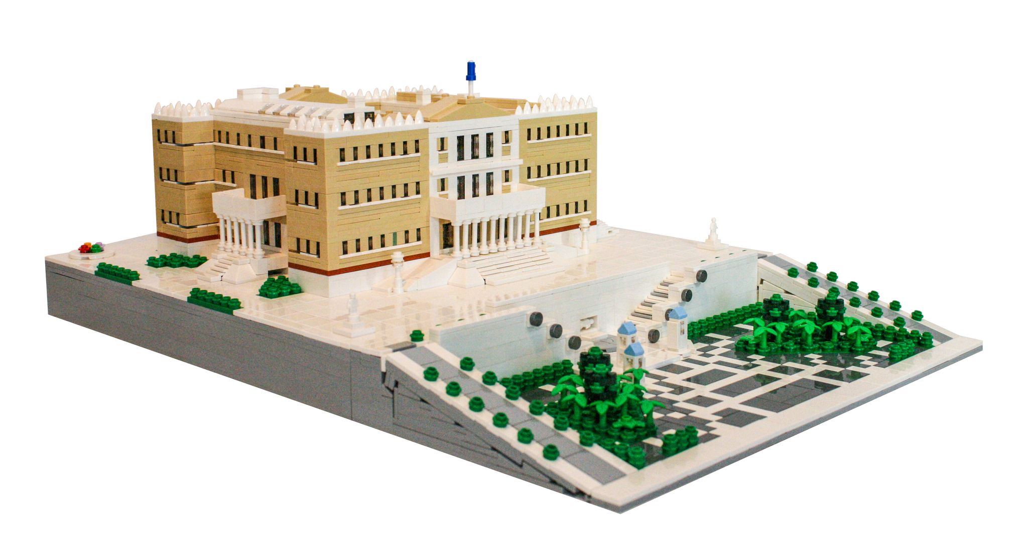 Βουλή των Ελλήνων: Έργο τέχνης με 5.000 lego – Δείτε τον άνθρωπο πίσω από αυτές τις εικόνες