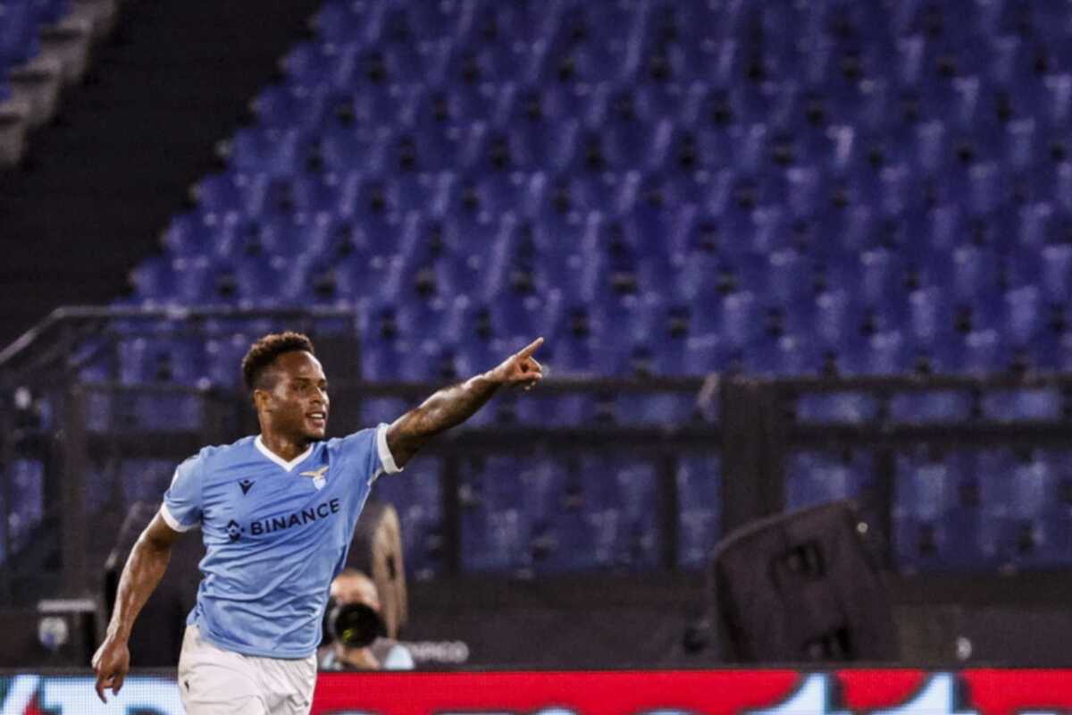 epa09964160 Lazio’s Jovane Cabral celebrates after scoring during the Italian Serie A soccer match between SS Lazio and Hellas Verona at the Olimpico stadium in Rome, Italy, 21 May 2022.  EPA