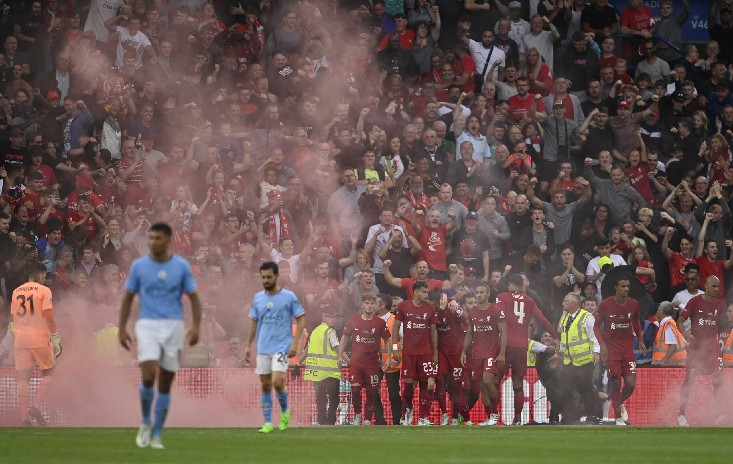 Τελικός Community Shield: Έρευνα για τη χρήση καπνογόνων κατά τη διάρκεια του αγώνα