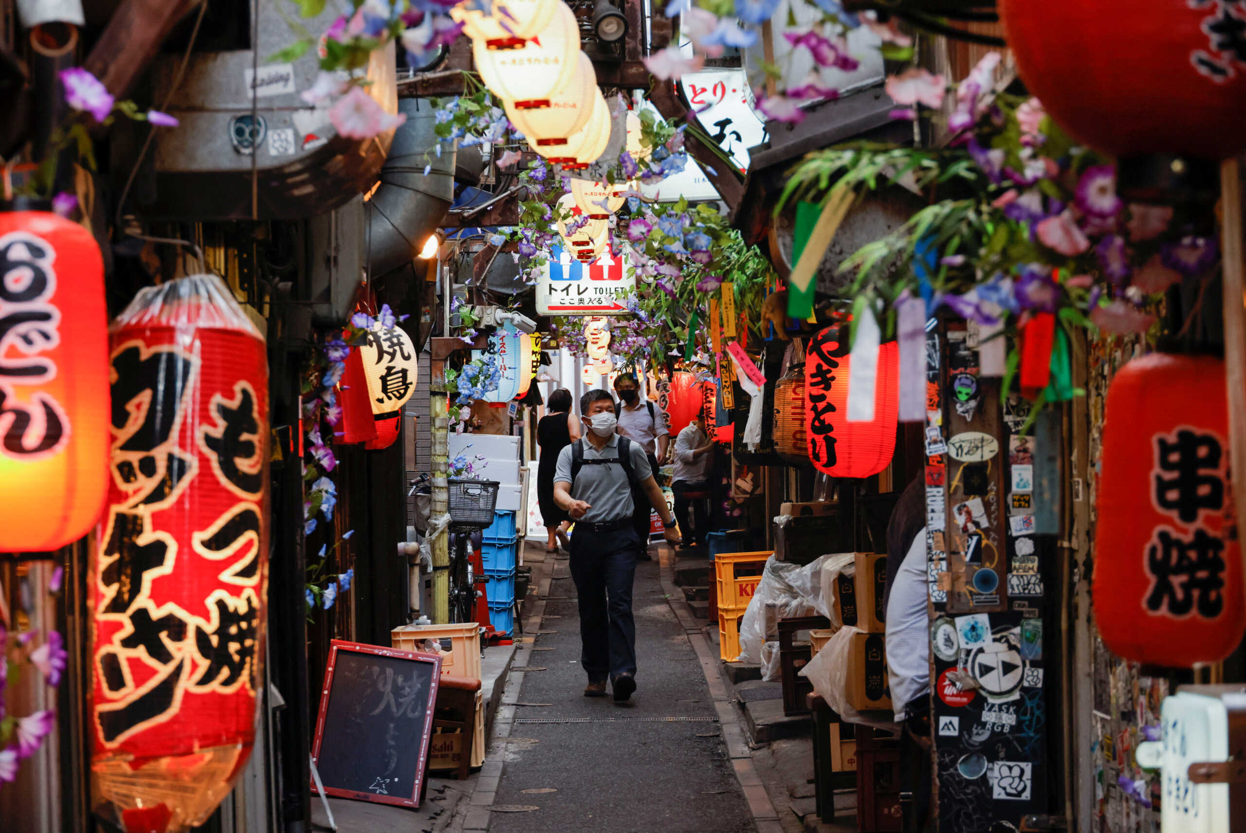 Ραγδαία αύξηση κρουσμάτων κορονοϊού στην Ιαπωνία – Σε «κόκκινο» συναγερμό το Τόκιο