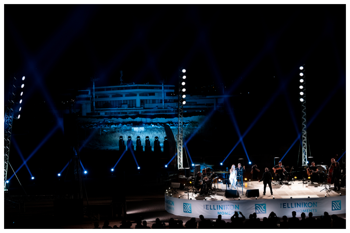 Με συναυλία του Σταύρου Ξαρχάκου εγκαινιάστηκε το «Τhe Ellinikon Moments» – Πλημμύρισε φως και ζωή το Ελληνικό