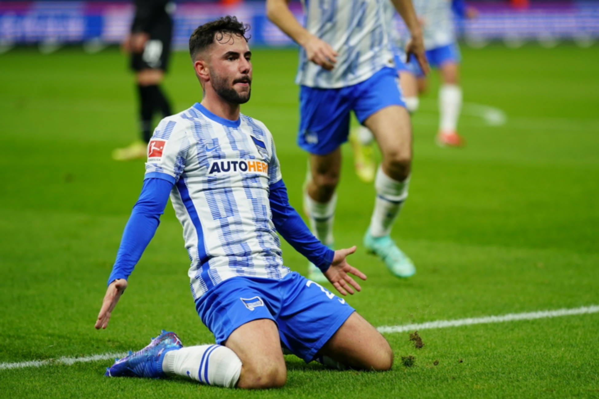 epa09541855 Hertha’s Marco Richter celebrates after scoring the 1-0 goal during the German Bundesliga soccer match between Hertha BSC and Borussia Moenchengladbach in Berlin, Germany, 23 October 2021.  EPA