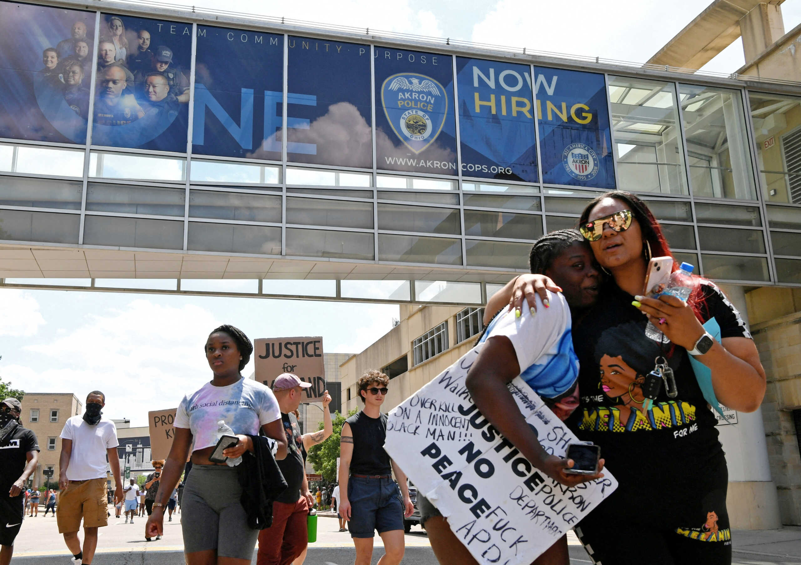 Demonstrators protest against the Akron police shooting death of Black man Jayland Walker in Akron, Ohio, U.S. July 3, 2022.  REUTERS