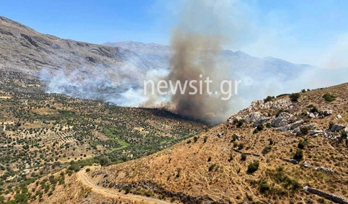 Φωτιά στο Ρέθυμνο – Εκκενώθηκε οικισμός, στη μάχη και ελικόπτερα