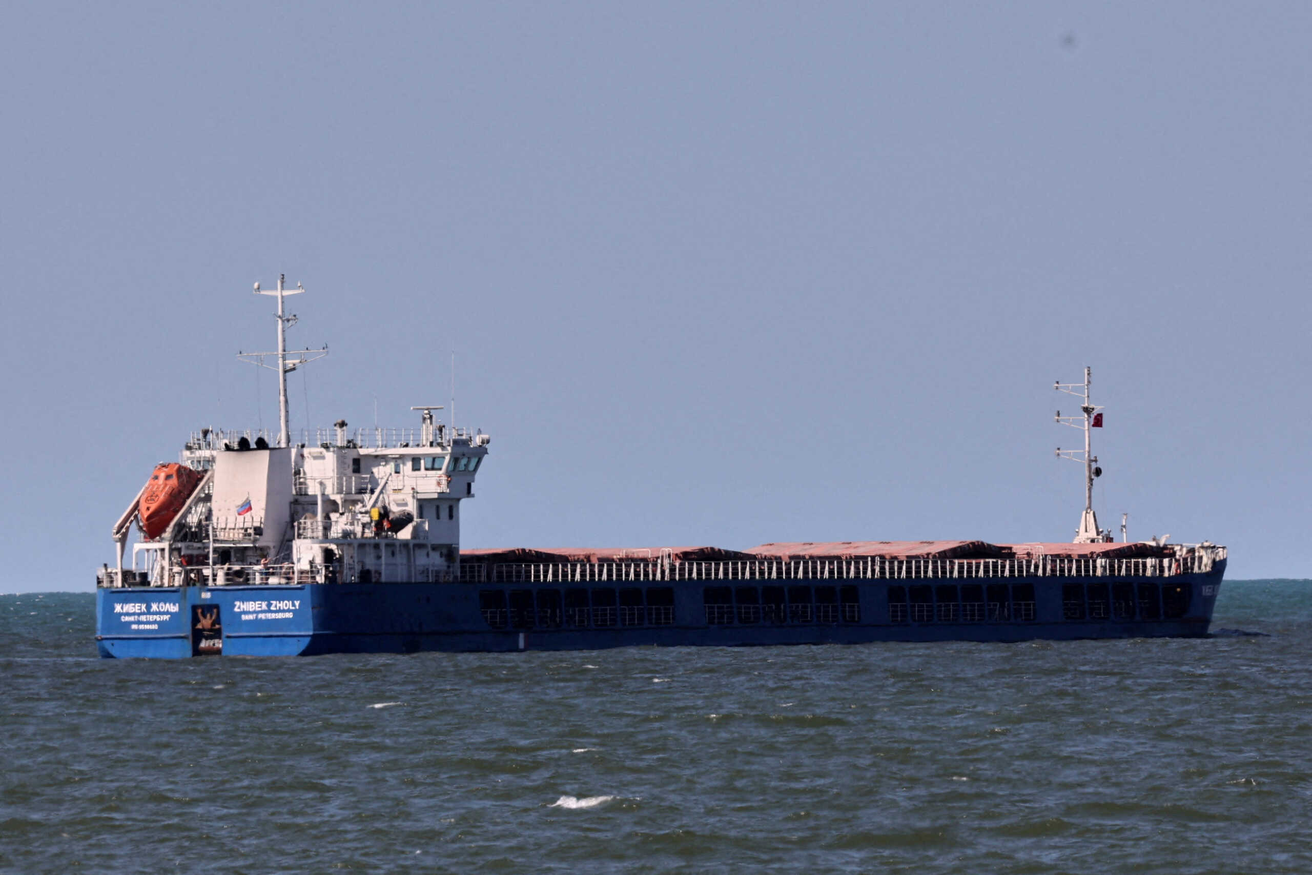 Τουρκία: Ρωσικό πλοίο απέπλευσε από το λιμάνι Καρασού – Οι Ουκρανοί θεωρούν ότι μεταφέρει κλεμμένα σιτηρά