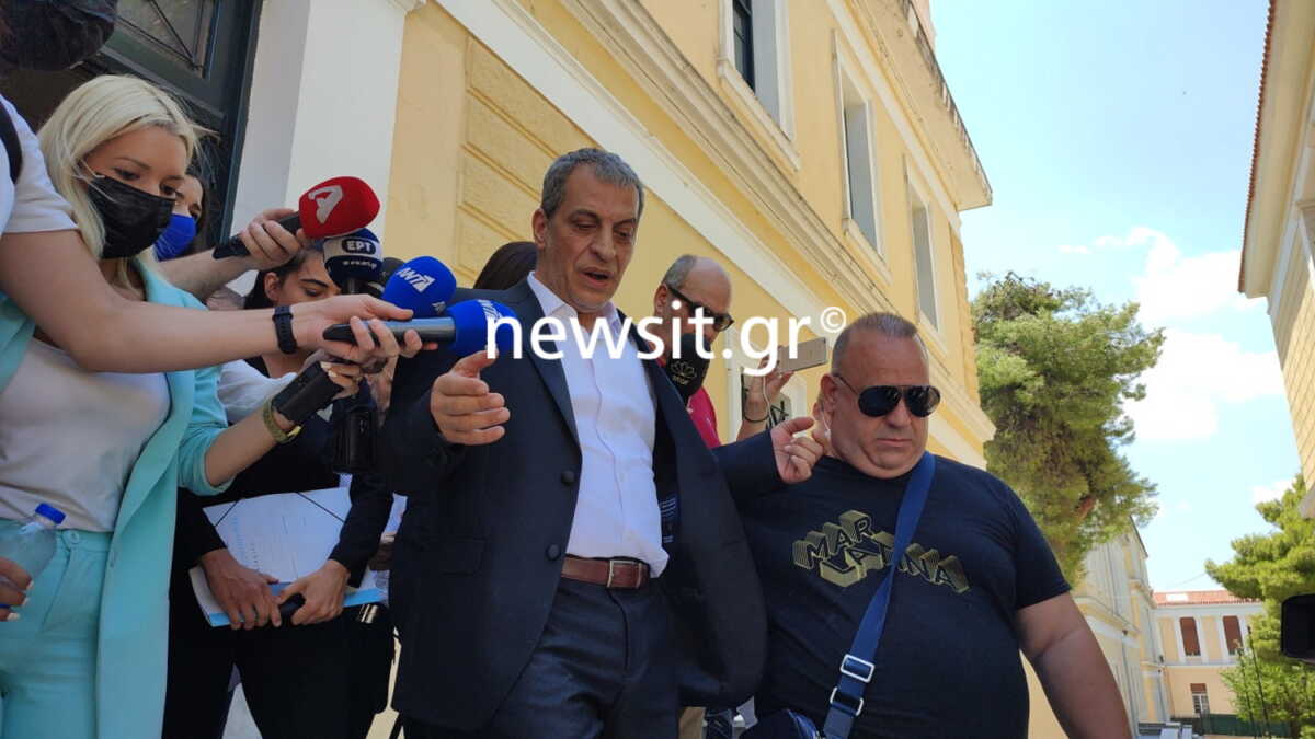 Θέμης Αδαμαντίδης: Ελεύθερος με περιοριστικούς όρους – Απαγορεύεται να πλησιάσει τη σύντροφο του