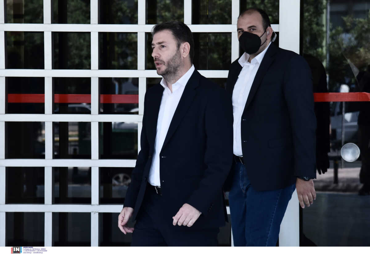 Το ΠΑΣΟΚ ζητά να πάνε στη Βουλή οι επικεφαλής ΕΥΠ και της ΑΔΑΕ για την απόπειρα παρακολούθησης Ανδρουλάκη