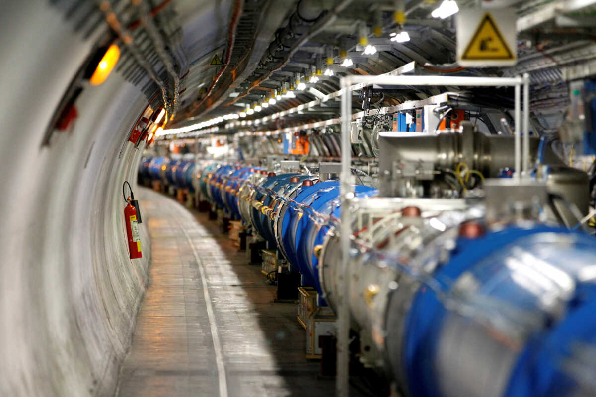 CERN: Ανακαλύφθηκαν νέα «εξωτικά» υποατομικά σωματίδια που σχηματίζουν έναν ατομικό πυρήνα