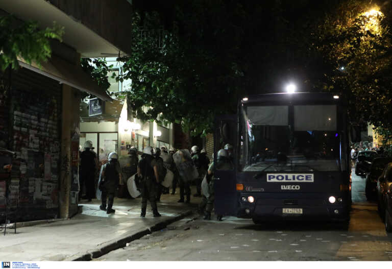 Εξάρχεια: Δεκάδες προσαγωγές μετά από ένταση μεταξύ διαδηλωτών και αστυνομίας
