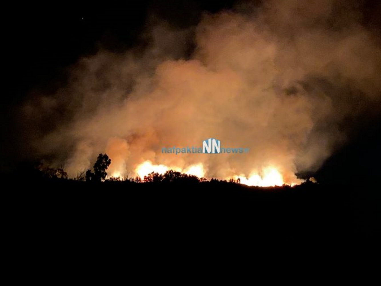 Αιτωλοακαρνανία: Φωτιά δίπλα στον ποταμό Εύηνο
