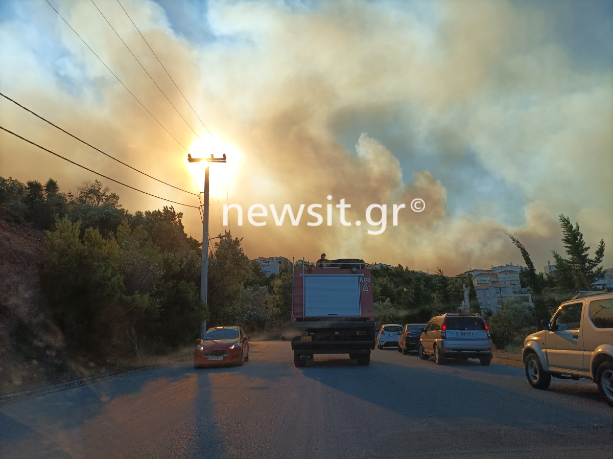 Φωτιά στην Πεντέλη: Εκκενώθηκε το Εθνικό Αστεροσκοπείο Αθηνών