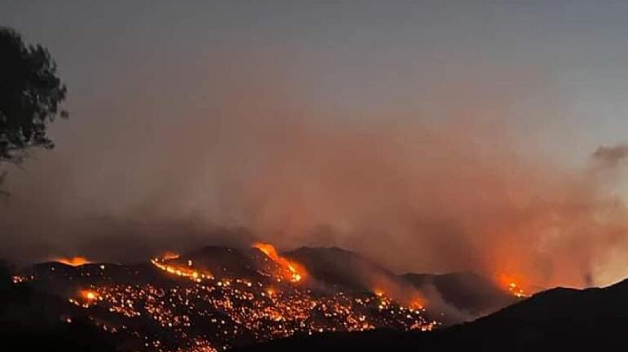 Φωτιά στο Ρέθυμνο: Συνεχίζεται η μάχη με τις φλόγες – Μέτωπο πολλών χιλιομέτρων