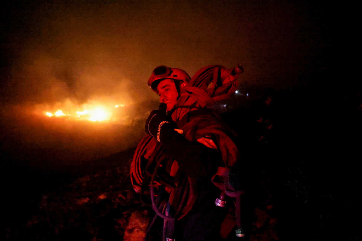 Φωτιές στην Αττική: Επείγουσα εισαγγελική έρευνα για τις πυρκαγιές σε Πεντέλη, Ανθούσα, Γέρακα, Παλλήνη, Ντράφι και Μέγαρα
