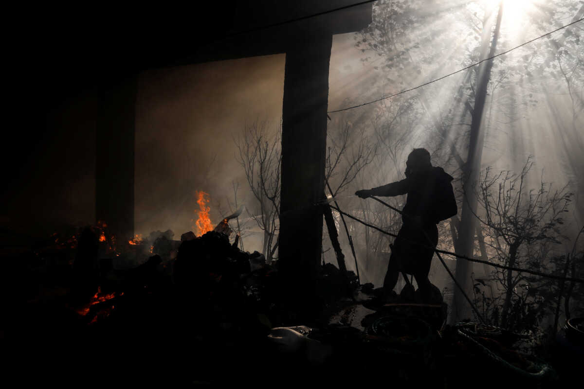 Φωτιά στην Πεντέλη – Ευθύμιος Λέκκας: Μέτρησα 35 εστίες κατά τη διάρκεια της νύχτας