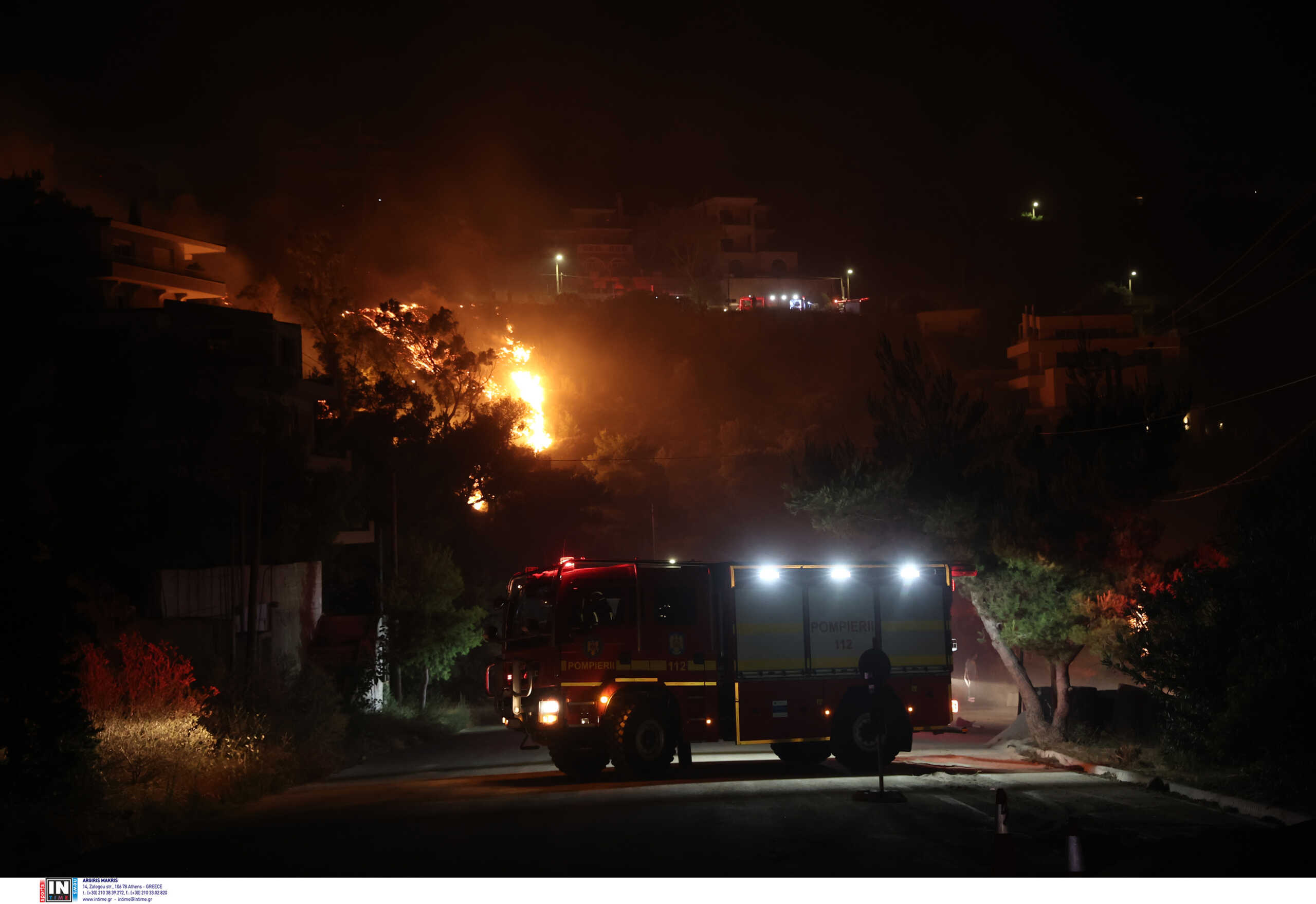 Φωτιά στην Πεντέλη: Λιποθύμησε κάτοικος της περιοχής από τις αναθυμιάσεις