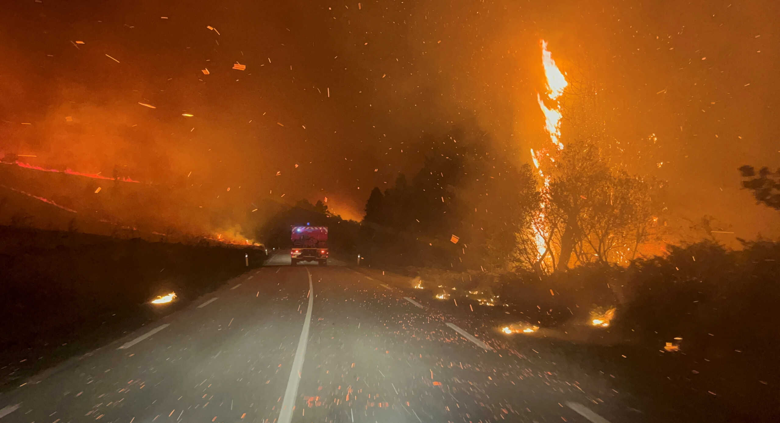 Πυρκαγιές σε Γαλλία και Ισπανία: Σε ύφεση τα μέτωπα – Έχουν καεί εκατοντάδες χιλιάδες στρέμματα