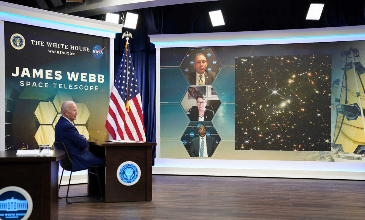 James Webb: Η πρώτη φωτογραφία από το πανίσχυρο τηλεσκόπιο – Πως ήταν το σύμπαν πριν 13 δισ. χρόνια  