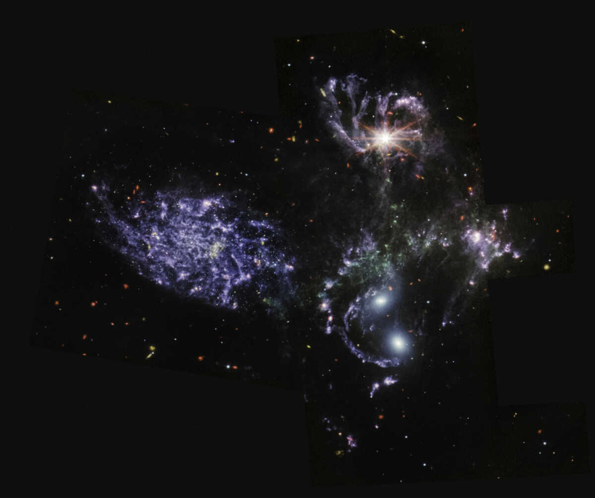 James Webb: Κατέγραψε το εντυπωσιακό σπάνιο φαινόμενο του «κοσμικού αποτυπώματος» δύο γιγάντιων άστρων