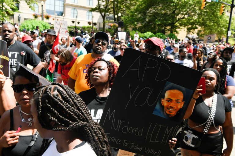 46 σφαίρες βρέθηκαν στο σώμα του Αφροαμερικανού που σκοτώθηκε στο Οχάιο από αστυνομικούς