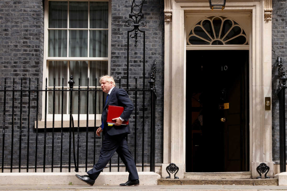 Financial Times για Μπόρις Τζόνσον: Στις αρχές Σεπτεμβρίου θα εκλέξουν οι Συντηρητικοί τον νέο ηγέτη τους