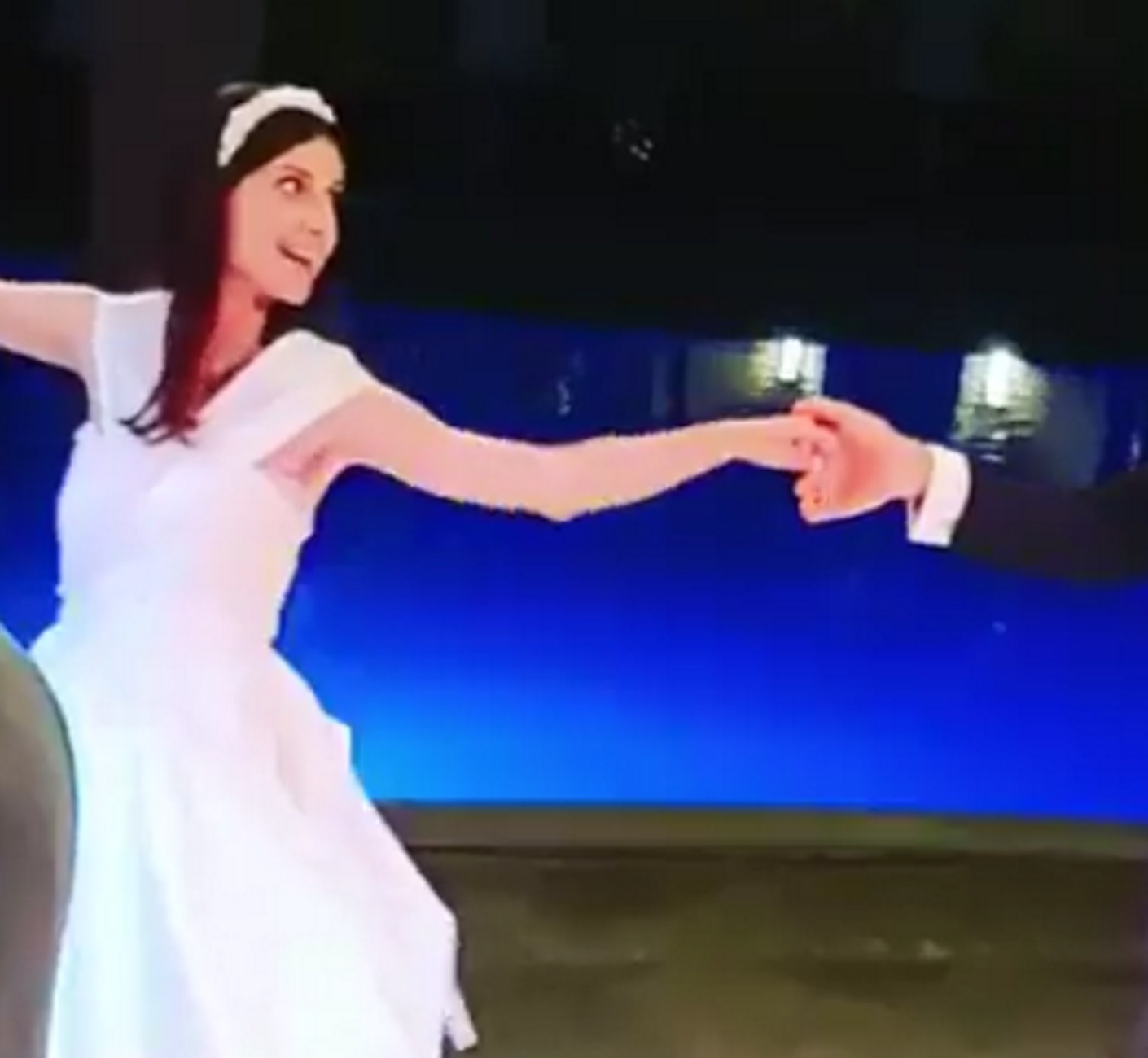 Θεσσαλονίκη: Ο Ευάγγελος Βενιζέλος χόρεψε τανγκό στο γάμο της κόρης του – Δείτε τη νύφη να λάμπει από ευτυχία