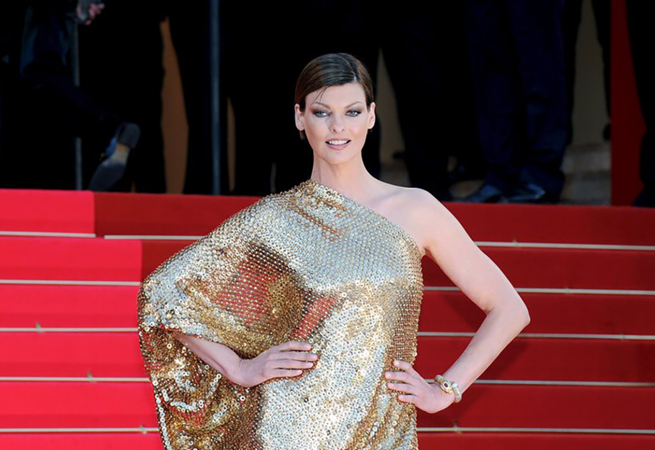 epa01349507 Canadian model Linda Evangelista 
arrives for the gala screening of US director Steven Spielberg's film 'Indiana Jones 4' running out of competition at the 61st edition of the Cannes Film Festival, 18 May 2008, in Cannes, France.  EPA