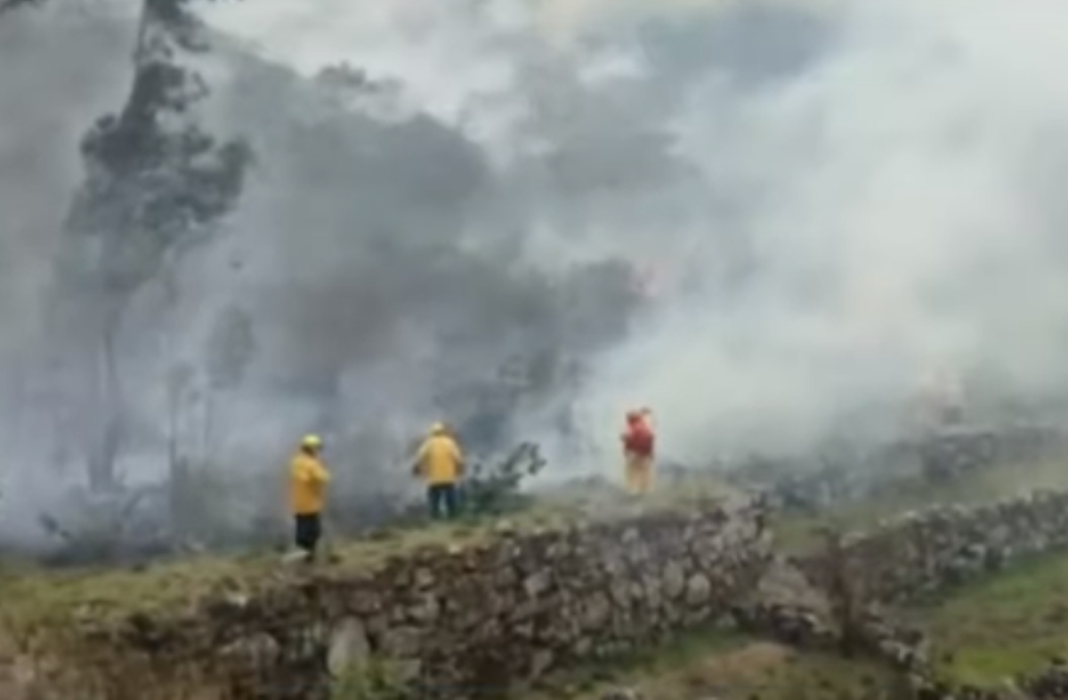 Μάτσου Πίτσου: Πυρκαγιά απειλεί το ιστορικό μνημείο των Ίνκας – Στάχτη 200 στρέμματα γης