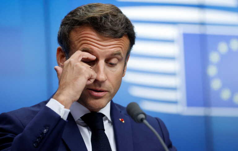 Γαλλικά ΜΜΕ για Μακρόν: Είναι εξαντλημένος και έχει χάσει την «ενέργεια, το θάρρος και τη διαύγειά του»
